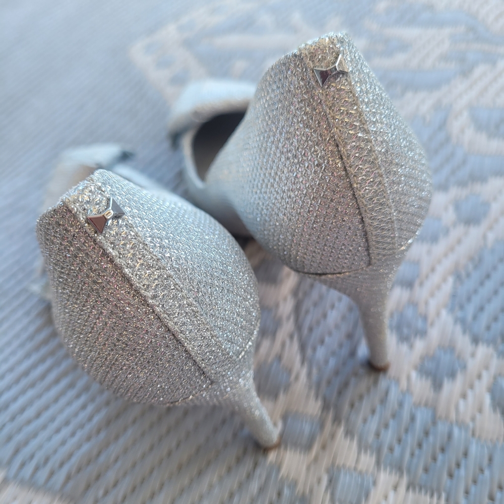 🍒NEW🍒 TED BAKER SILVER BOW PUMPS - Picture 3 of 5